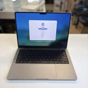 MacBook Pro 14inch M3-512ssd Excellent Condition