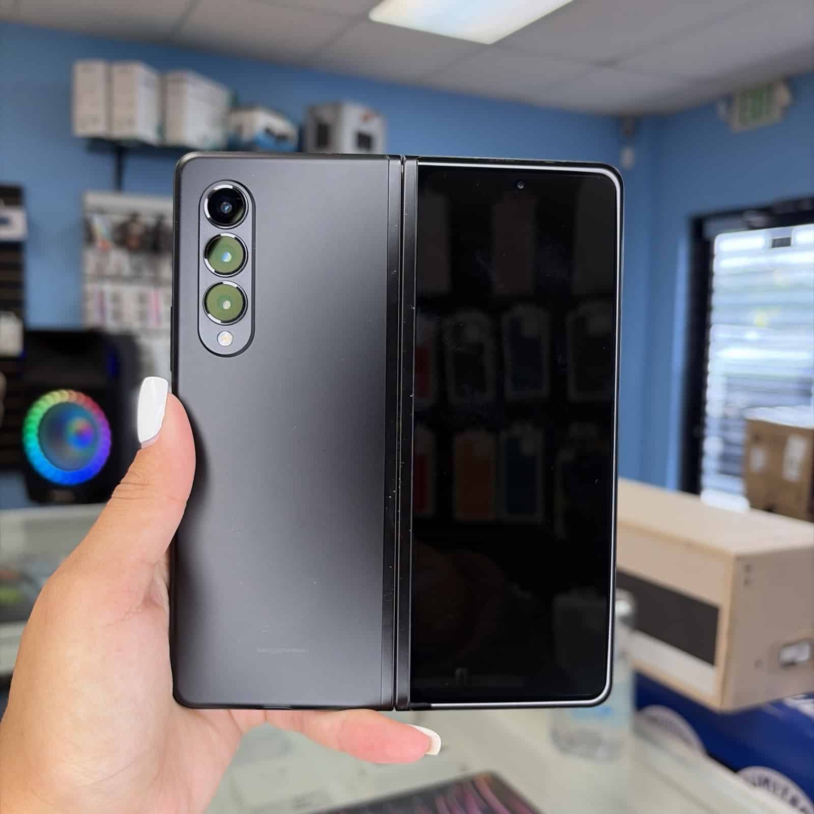 Samsung Galaxy Z Fold3 5G Unlocked 512GB Phantom Black Excellent Condition