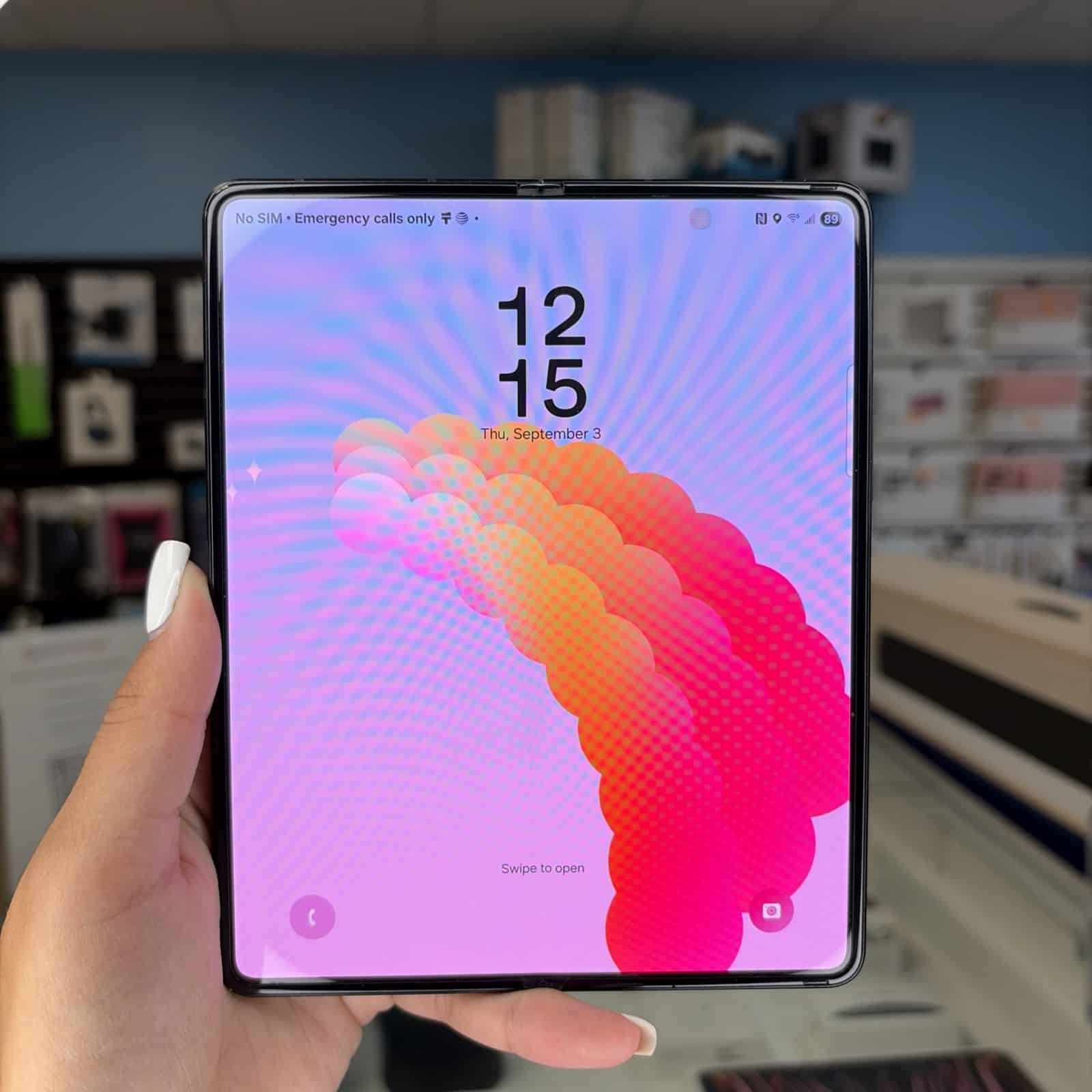 Samsung Galaxy Z Fold3 5G Unlocked 512GB Phantom Black Excellent Condition - Image 2